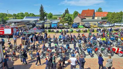 5. Dirtstock in Gossa: Rasentraktoren und Ost-Motorräder locken Besucher