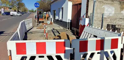 Ampelmast-Austausch am Sportbad in Bitterfeld: Bauarbeiten laufen