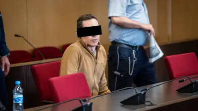 Biologe erschlägt Frau und Baby mit Küchenbeil: Prozessauftakt in Düsseldorf