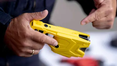 Bundespolizei stellt Elektroschocker am Dessauer Hauptbahnhof sicher - 15-Jähriger in Haftung