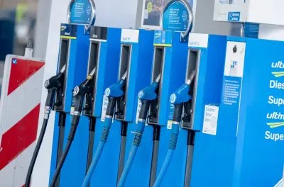 Bundestag beschließt Tankrabatt: Sprit um 17 Cent günstiger