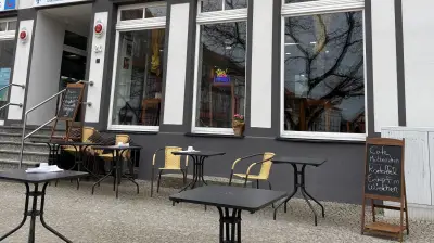 Café mitten drin in Waren: Weltenbummlerin bringt amerikanischen Flair an die Müritz