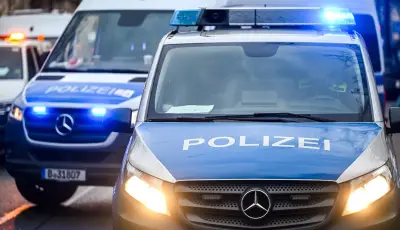 Fahrrad von Lkw angefahren: Radfahrer stirbt in Berlin-Neukölln