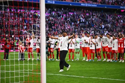 FC Bayern auf Triple-Mission: Kakadu als Kultfigur begleitet gedämpfte Meisterfeier