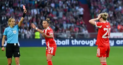 FC Bayern: Sportdirektorin fordert Zopf-Debatte nach Kett-Platzverweis