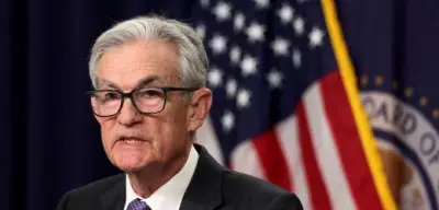 Fed-Chef Powell bricht mit Tradition: Deutliches Signal an Trump