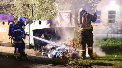 Feuerwehreinsatz in Halle: Zwei Containerbrände in der Silberhöhe gelöscht
