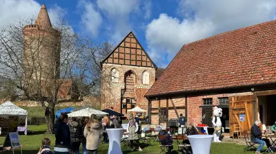 Flohmarkt auf historischer Stargarder Burg: Termin und Infos für Händler und Besucher