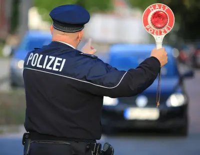 Flucht vor Polizei auf dem Darß endet mit Unfall und Festnahme am Strand