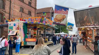 Frühlingsfest in Demmin: Familienfreundlicher Mini-Rummel auf dem Marktplatz