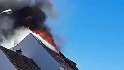 Großbrand in Seyda: Dachstuhl der ehemaligen Gaststätte „Zur Heide“ zerstört