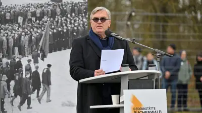Hape Kerkeling hält bewegende Rede in Buchenwald: Enkel eines Überlebenden bricht das Schweigen