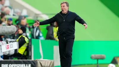 Hecking wütet wegen Reporter-Frage: „Ich habe es im Vorbeigehen mitbekommen“