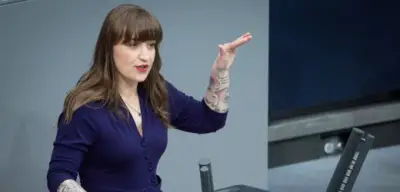 Hitzige Debatte im Bundestag: Opposition zerpflückt Tankrabatt als 