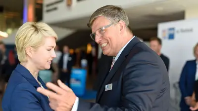 IHK in Mecklenburg-Vorpommern fordern vor Energiegipfel stärkere Entlastungen von Schwesig