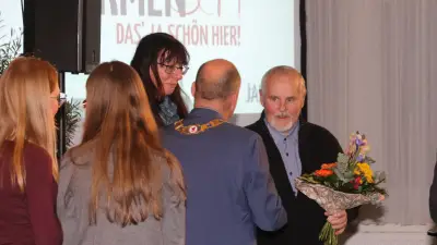 Jarmen ehrt zwei herausragende Ehrenamtler: Bundesliga-Kapitän und Allround-Handwerker