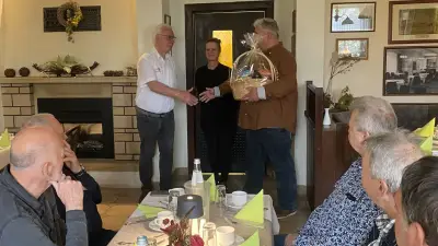 Jessener Unternehmer verabschieden langjährigen Schützenhaus-Wirt Rüdiger Döbelt