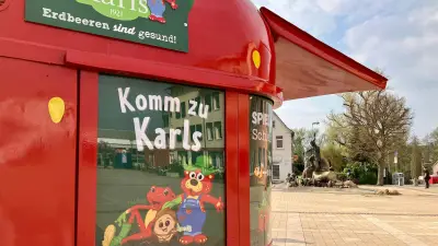 Karls Erlebnis-Dorf erobert den Harz: Erste Erdbeerbuden in Thale aufgestellt