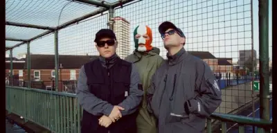 Kneecap: Wie die umstrittenste Band Nordirlands die Pop-Welt spaltet