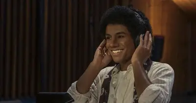 Kritik: Der Gott des Pop - Wie der Film 'Michael' den Zuschauer fesselt und Fragen offenlässt