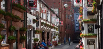 Lidl eröffnet eigenen Pub in Nordirland: Kreative Lösung für Alkohollizenz