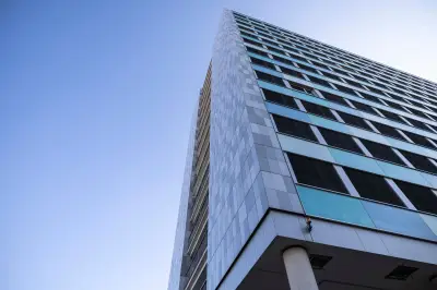 Messerattacke im Statistischen Bundesamt Wiesbaden: Kollege verletzt Mitarbeiterin schwer