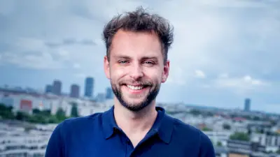 Moritz J. Müller: Vom Paketboten zum BILD-Politikreporter mit Fokus Bundeswehr und Linkspartei