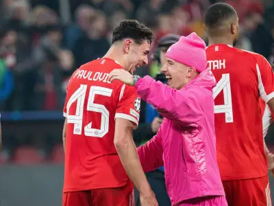Pinkes Outfit sorgt für Wirbel: Ballack kritisiert verletzten Bayern-Jungstar Karl