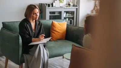 Psychotherapie-Expertin warnt: Wann Behandlung mehr schadet als hilft