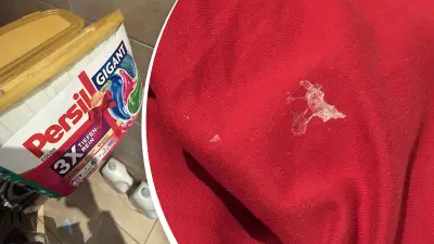 Rechtsexperte erklärt: Waschmittel-Rückstände auf Kleidung? So reklamieren Sie erfolgreich!