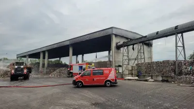 Rostock warnt: Falsch entsorgte Akkus verursachen verheerende Brände in Müllanlagen