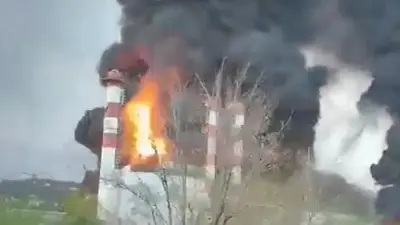 Russland wirft FAB-3000-Bombe auf Kostjantyniwka: Ölregen nach Drohnentreffer am Schwarzen Meer