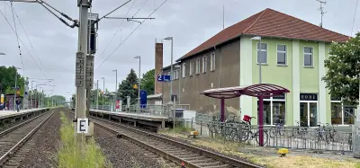 Sprengung von Fahrkartenautomaten in Tangerhütte: Bahnhof gesperrt, Zugverkehr beeinträchtigt