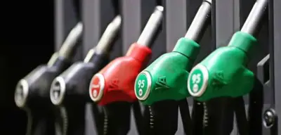 Spritpreise explodieren: Rekordsprung am Freitag – Tankrabatt in Gefahr