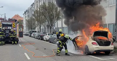Taxi in Obergiesing völlig abgebrannt: Polizei sucht nach Brandursache
