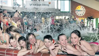Therme führt kinderfreien Samstag ein – hitzige Debatte