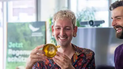 Trotz Verkleidung: So erkennen Fans Fabian Kahl auf der Straße