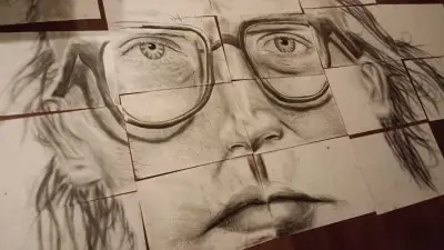 Weimarer Teenager mit ME/CFS: In Schallschutzkabine entstehen kraftvolle Kunstwerke