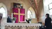 54 Jahre nach Kirchturm-Sprengung: Künstlerin aus MV erschafft neues Altarbild für Birkholzer Kirche