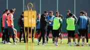 Überraschungsgast beim Training: Aufstiegstrainer aus Japan besucht Hannover 96