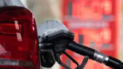 Bundestag entscheidet über Tankrabatt: 17 Cent Entlastung ab Mai