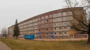 DDR-Plattenbau in Torgelow wird abgerissen: Abrissbagger rücken an