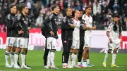 Eintracht Frankfurt: Führungsspieler kritisieren Trainer nach verpatztem Sieg gegen Köln