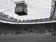 Eintracht Frankfurt trauert um 87-jährigen Fan nach Herzstillstand im Stadion