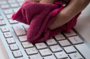 Ekel-Faktor am Rechner: So reinigen Sie Ihre Tastatur richtig