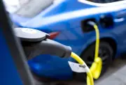 Elektroauto-Rabatte sinken: Experte prognostiziert steigende Marktanteile für Stromer