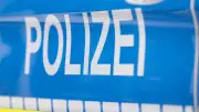 Fahrerflucht nach Spiegel-Kollision: Polizei sucht Zeugen für Unfall mit Radfahrer