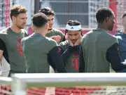 FC Bayern: Eberl gibt Entwarnung bei Gnabry - Kniebeschwerden halten ihn in München