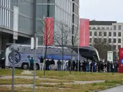FC Bayern-Fans zünden Raketen vor Real Madrid-Hotel vor Champions-League-Spiel