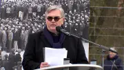 Hape Kerkeling hält bewegende Rede bei Gedenkfeier zur Befreiung des KZ Buchenwald